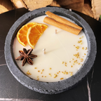 Handgemachtes Betonkerzen-Set 3x Schwarz "Black Cinnamon" - Stilvolle Sojawachskerze für Ihr Zuhause. Aromatherapie Kerze mit Blütenverzierung und HOCHWERTIGEM Baumwolldocht aus dem Südschwarzwald - Garten-On.de
