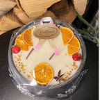 Handbesetze XXL Outdoor Citronella-Betonkerze Black Edition „Big Black - Mugge Schreck“ – Mit drei Holdochten - Handgemachter Insektenschutz aus dem Südschwarzwald mit Blütenverzierung - Garten-On.de