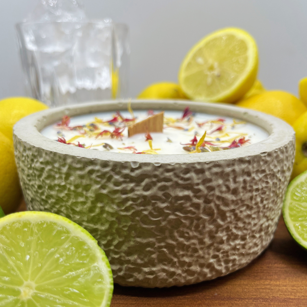 Outdoor Citronella-Betonkerze „Mugge Schreck“ – Handgemachter Insektenschutz aus dem Südschwarzwald mit Blütenverzierung - Garten-On.de