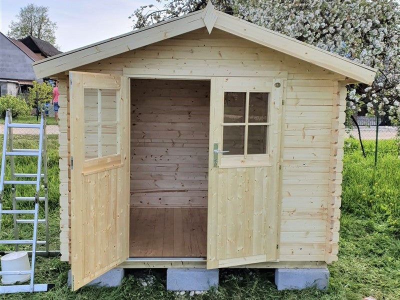 Geräteheute dicke Waende