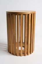 Teakholz-Beistelltisch - Holzhocker Couchtisch - Handgefertigt aus Massivholz – Holzleisten Rund - 50x30x30 cm - Garten-On.de