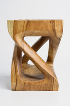 Holz Beistelltisch - Holzhocker Couchtisch - Handgefertigt – Kantig gedreht aus massivem Suarholz - 50x28x28 cm - Garten-On.de