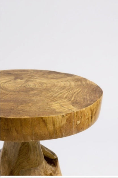 Holzhocker – Beistelltisch Blumenhocker Ablagetisch – Handgefertigt – Natürliche Form aus massivem Teakholz – 45x40x40 cm - Garten-On.de