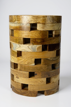 Teakholz Beistelltisch – Handgefertigt im Laminated Block Design - Natürlicher Holztisch aus Teak - Wohnzimmer & Schlafzimmer - 35x35x50 cm - Garten-On.de