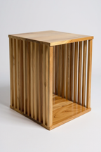 Teakholz-Beistelltisch - Holzhocker Couchtisch - Handgefertigt aus Massivholz – Holzleisten Würfel - 45x35x40 cm - Garten-On.de