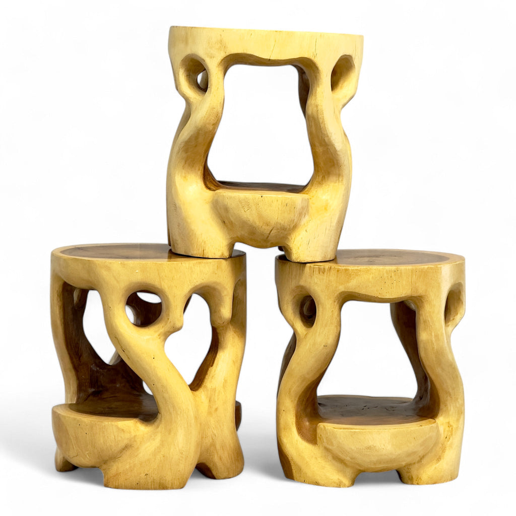 Holz Beistelltisch - Hocker, Nachttisch, Pflanzenhocker, Ablagetisch - Rundes Naturdesign mit organischer Form – Massiv aus Teakholz – 40x34x34 cm - Garten-On.de