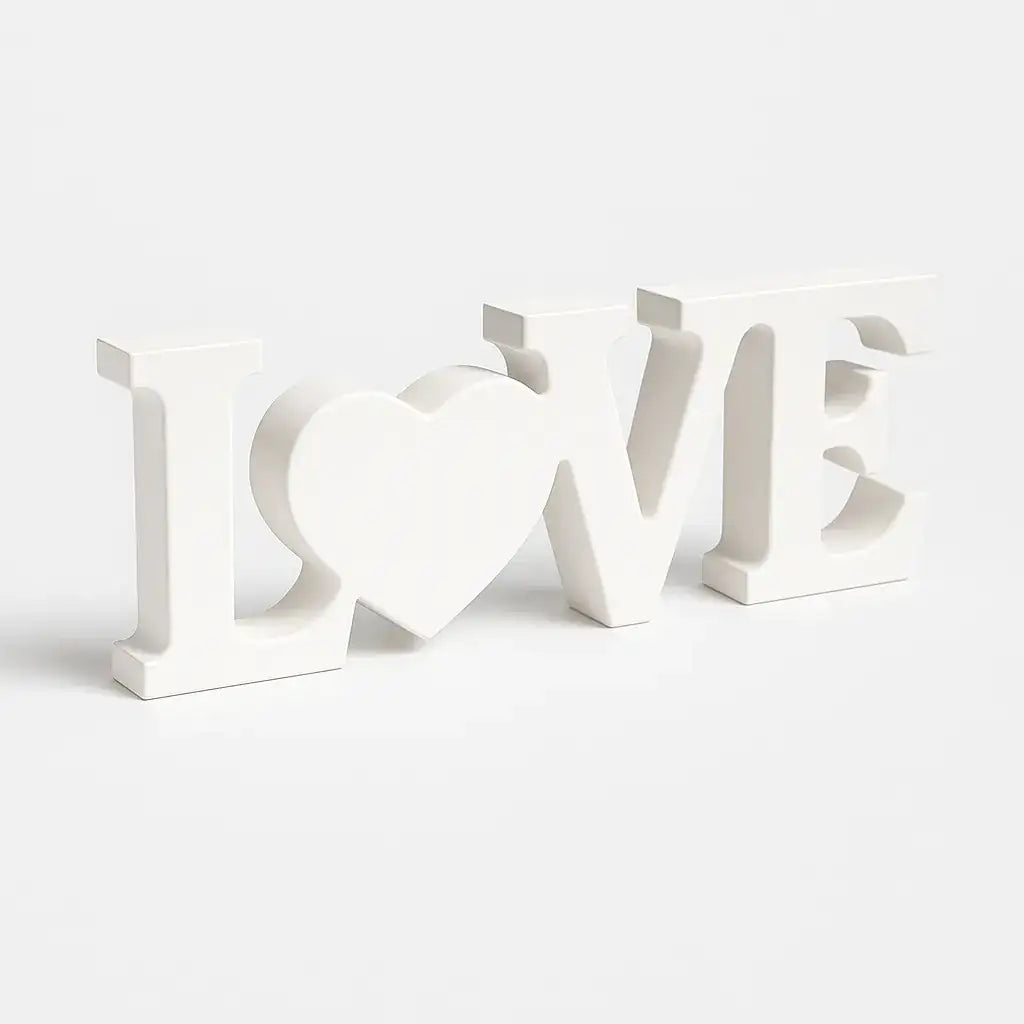 LOVE Schriftzug – Handgefertigte Deko in Wunschfarbe - Garten-On.de